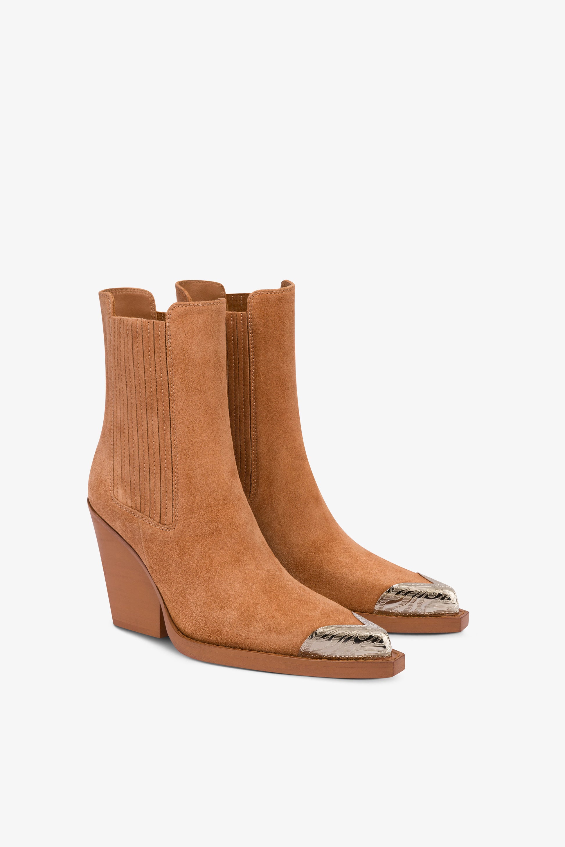 Boots in terracotta suede leather