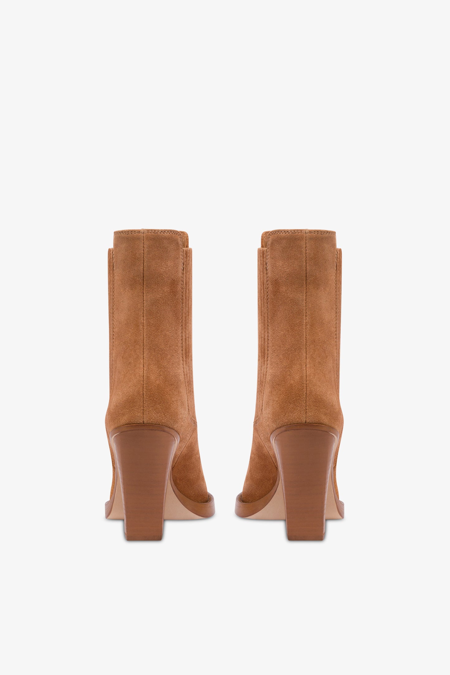 Boots in terracotta suede leather