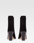 Pointed ankle boots in smooth off-black suede leather