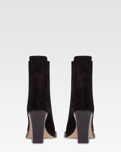 Pointed ankle boots in smooth off-black suede leather