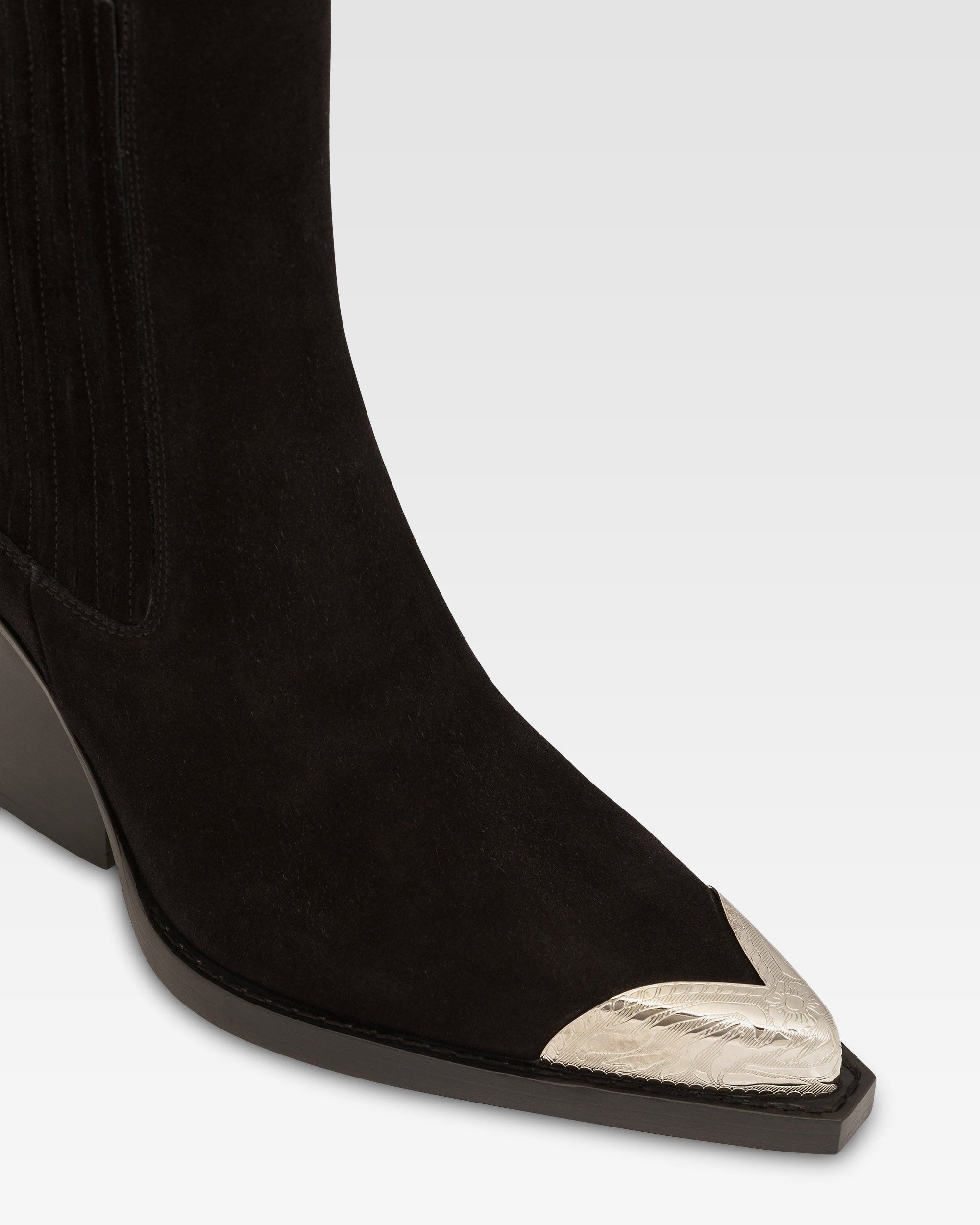 Pointed ankle boots in smooth off-black suede leather