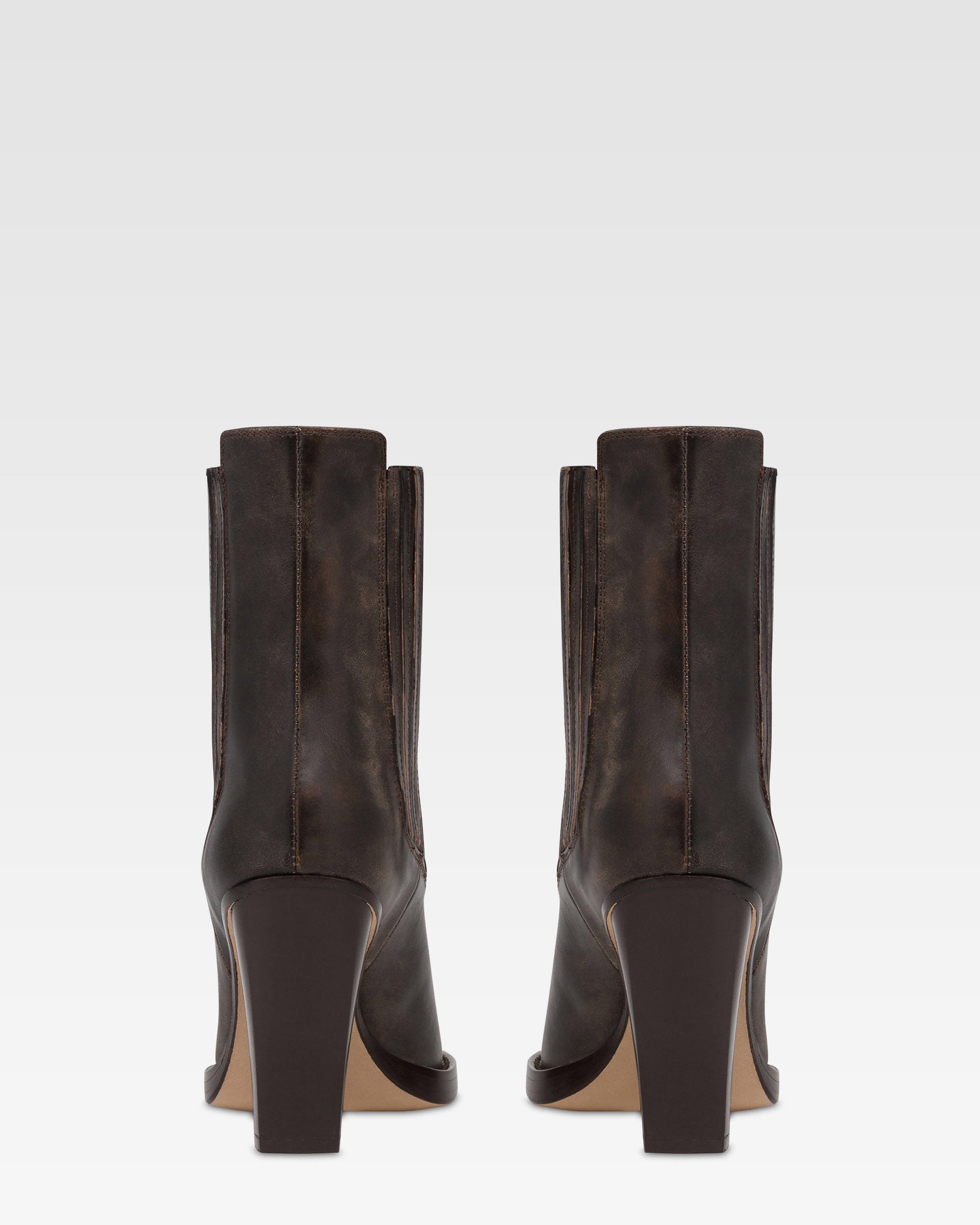 Texan ankle boots in black vintage-effect leather.