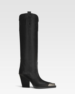 Stiefel aus schwarzem Leder mit Verzierung an der Schuhspitze