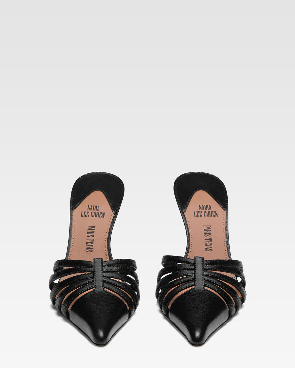 Mule in pelle nera a ragnetto