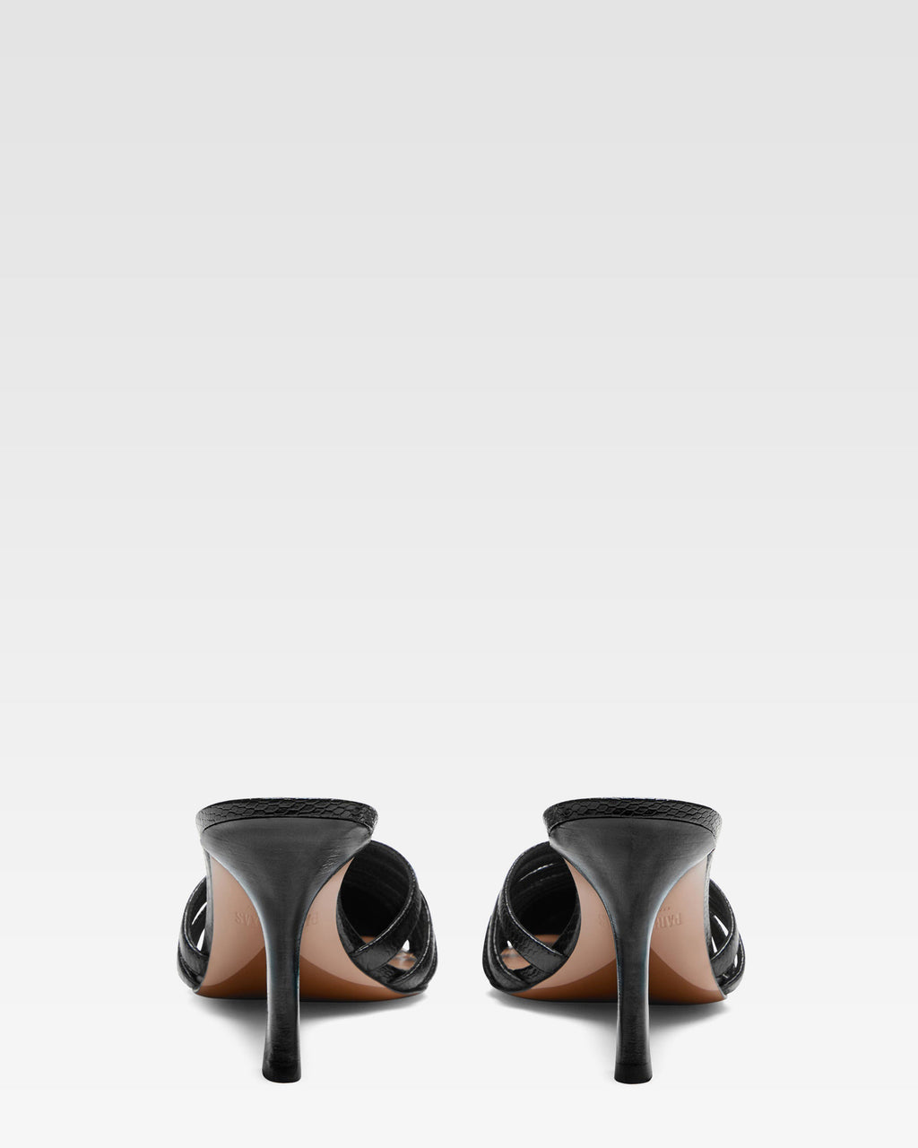 Mule in pelle nera a ragnetto